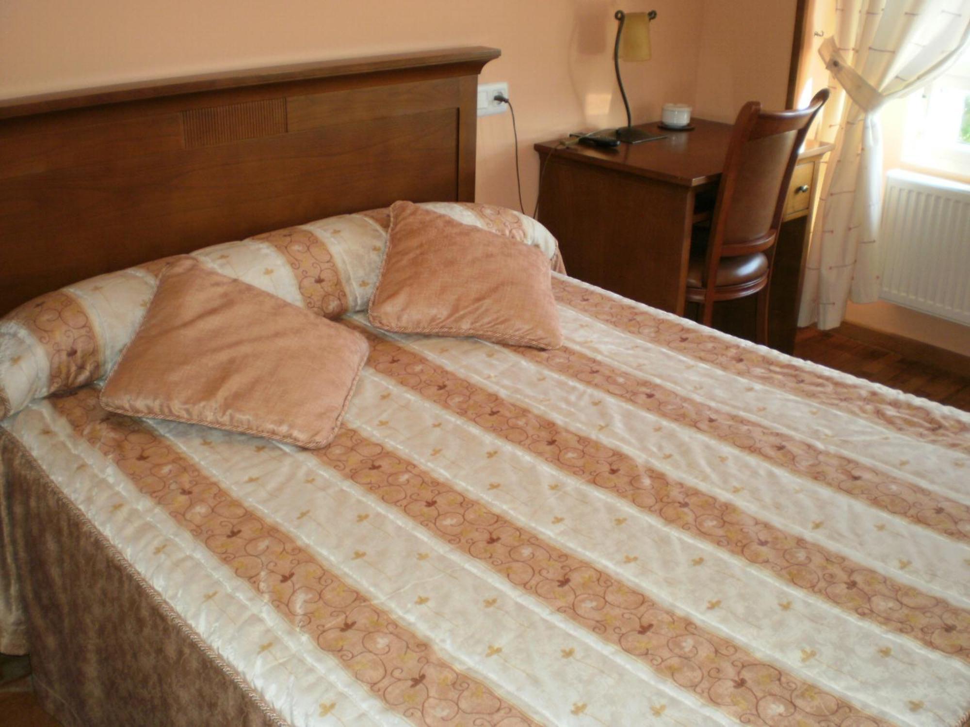 Hotel Los 14 Pravia Rum bild