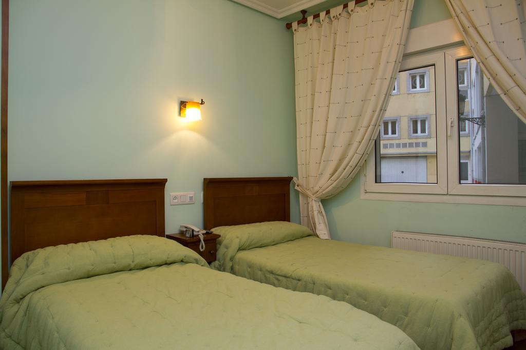 Hotel Los 14 Pravia Exteriör bild