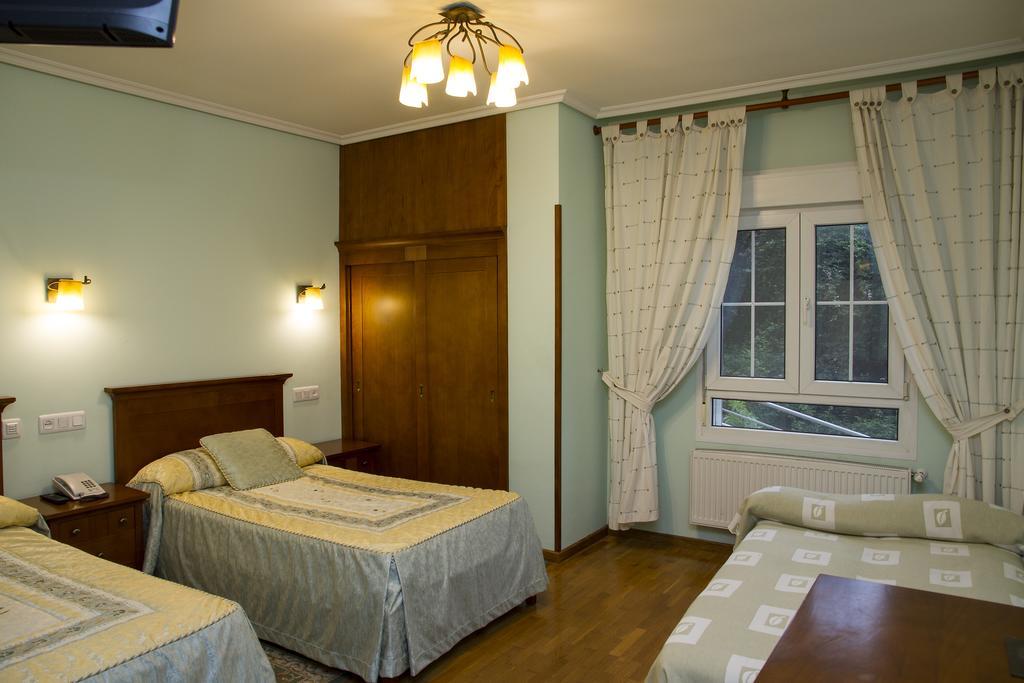 Hotel Los 14 Pravia Exteriör bild