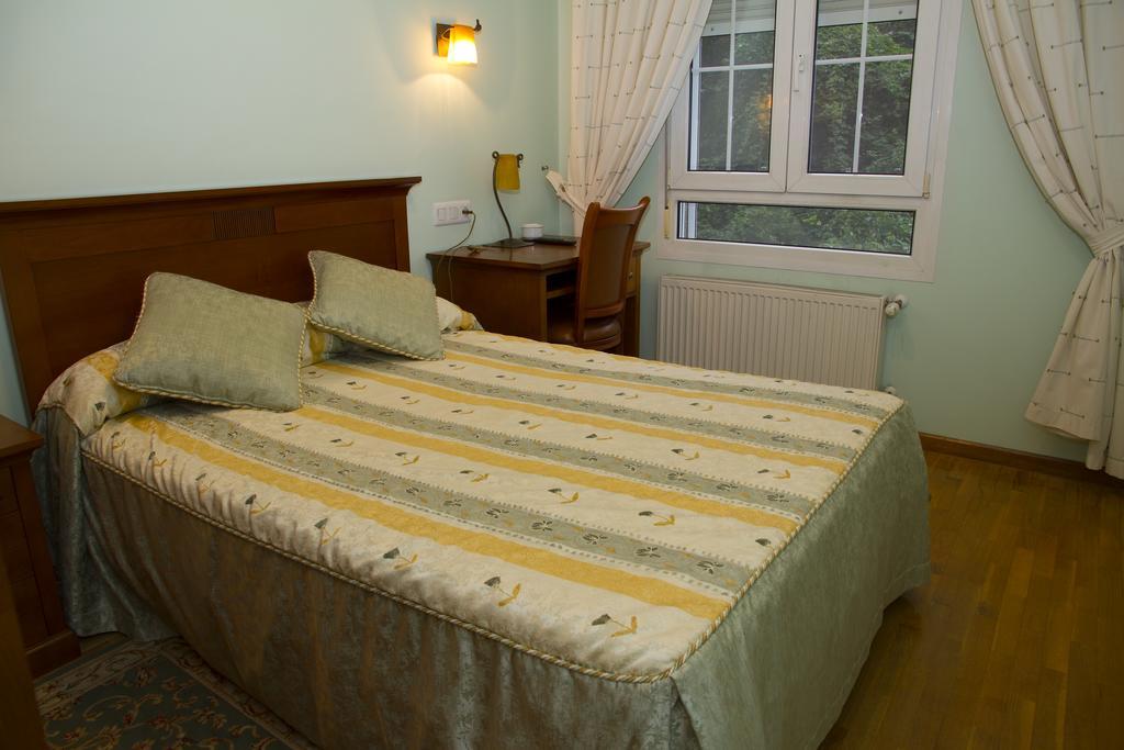 Hotel Los 14 Pravia Exteriör bild