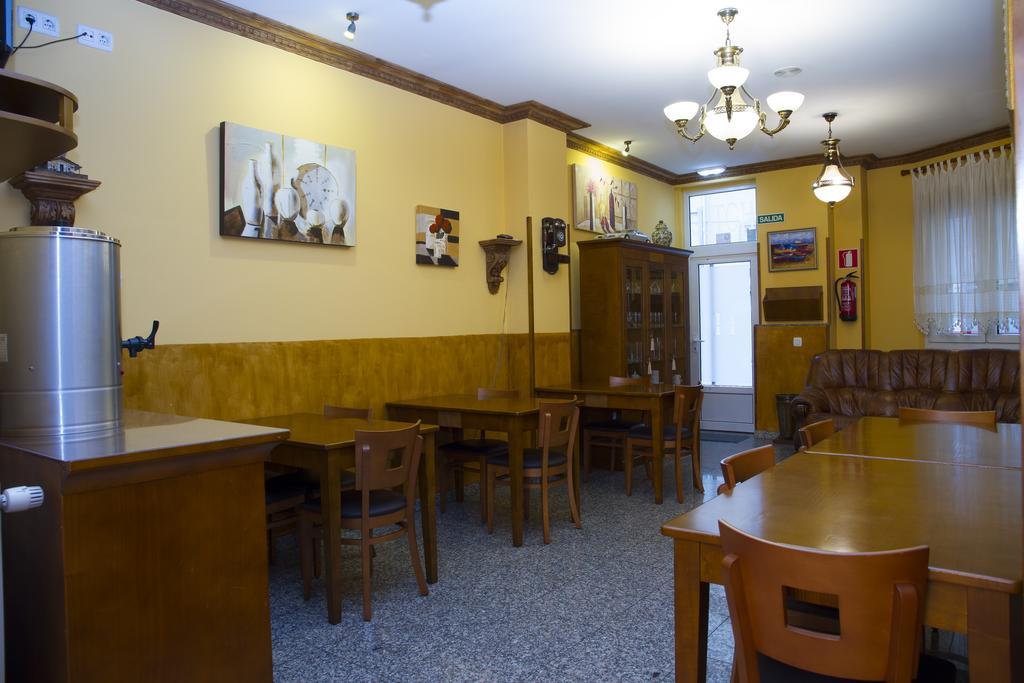 Hotel Los 14 Pravia Exteriör bild